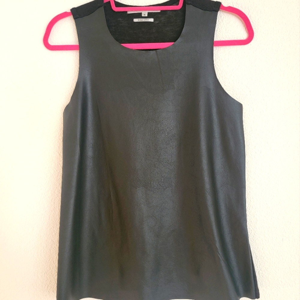 Black basement Limited edition Top! M